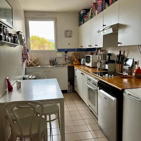 Quarto em Acomodações Particulares Calme Et Lumineuse En Plein Coeur De